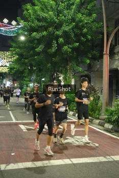 Runner Photo 4211360