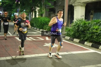 Runner Photo 4211399