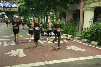 Runner Photo 4211400