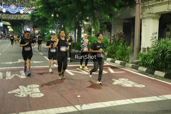 Runner Photo 4211403