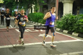Runner Photo 4211405