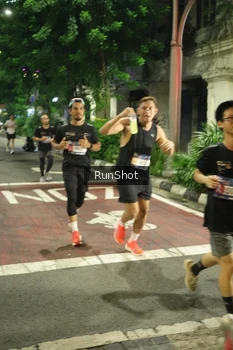 Runner Photo 4211406