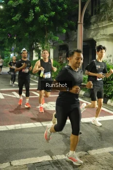 Runner Photo 4211407