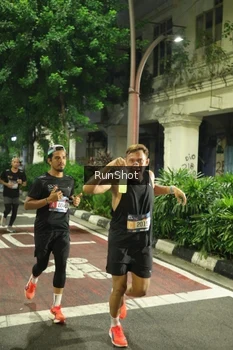 Runner Photo 4211408