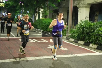 Runner Photo 4211411