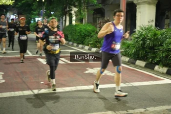 Runner Photo 4211412