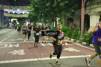 Runner Photo 4211413