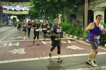 Runner Photo 4211414