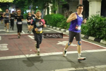 Runner Photo 4211415