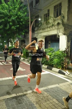 Runner Photo 4211417