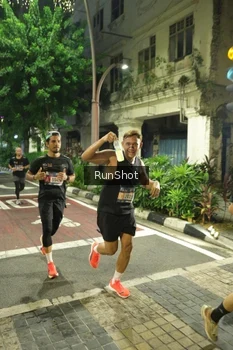 Runner Photo 4211418