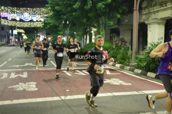 Runner Photo 4211422