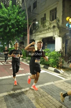Runner Photo 4211426