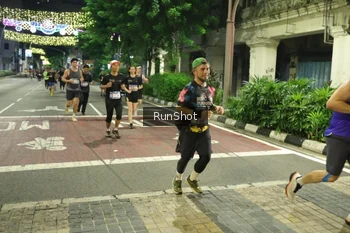 Runner Photo 4211431