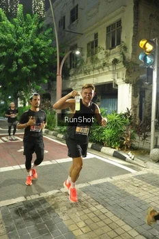 Runner Photo 4211433