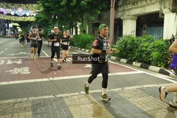 Runner Photo 4211436