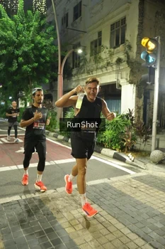 Runner Photo 4211439