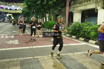 Runner Photo 4211441