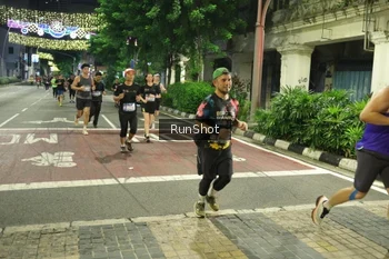 Runner Photo 4211445