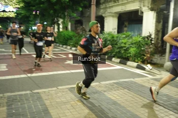 Runner Photo 4211447