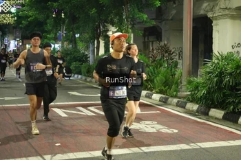 Runner Photo 4211467