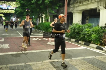 Runner Photo 4211474