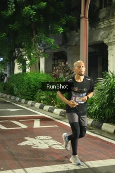 Runner Photo 4211476