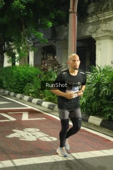 Runner Photo 4211477