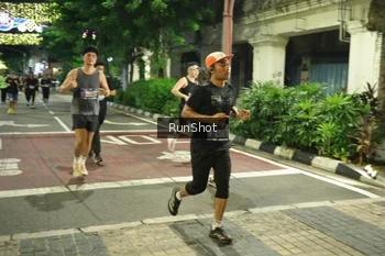 Runner Photo 4211478