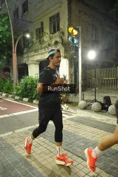 Runner Photo 4211479
