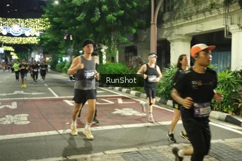 Runner Photo 4211484