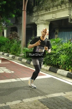 Runner Photo 4211498