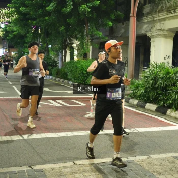 Runner Photo 4211499