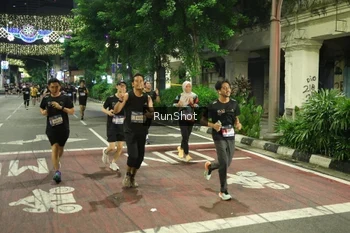 Runner Photo 4211576