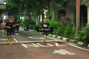 Runner Photo 4211578