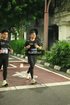 Runner Photo 4211749