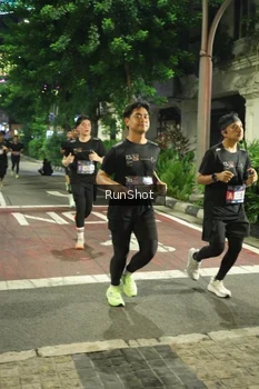 Runner Photo 4211776