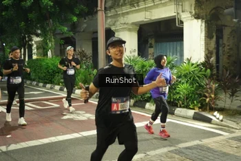 Runner Photo 4211778