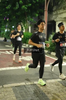 Runner Photo 4211779