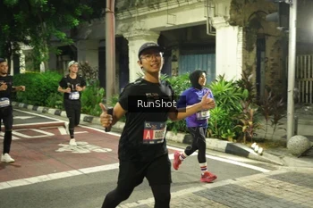 Runner Photo 4211781