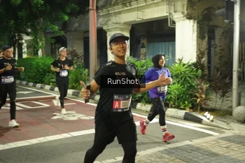 Runner Photo 4211782