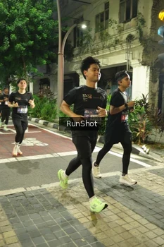 Runner Photo 4211786