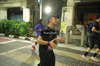 Runner Photo 4211793