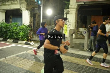 Runner Photo 4211794