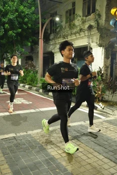 Runner Photo 4211796