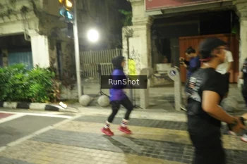 Runner Photo 4211800