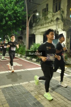 Runner Photo 4211807
