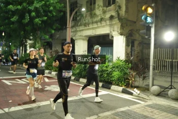 Runner Photo 4211808