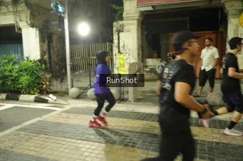 Runner Photo 4211811
