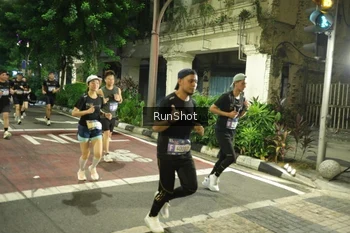 Runner Photo 4211814